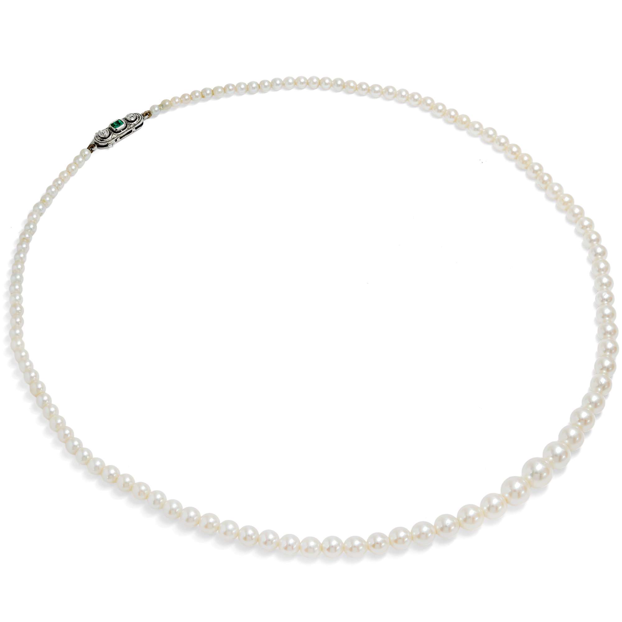 626293-hofer-antikschmuck-Qualitaetvolle-Perlenkette-des-Art-Deco-mit-Schliesse-aus-Smaragd-Diamanten-und-Weissgold-um-1935-D-mo-arigat-_4
