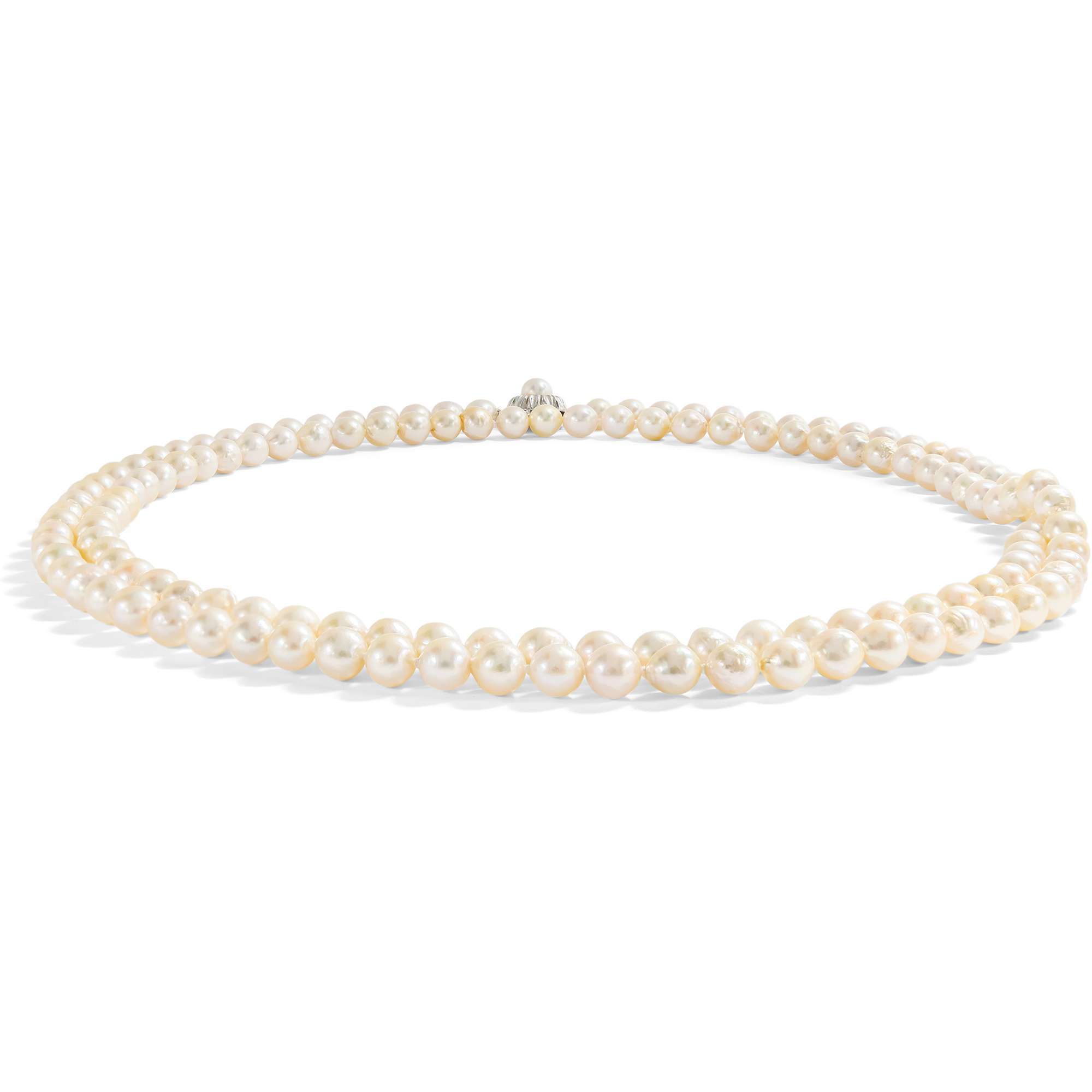 626346-hofer-antikschmuck-Lange-vintage-Perlenkette-in-Sautoirlaenge-mit-Schliesse-aus-Silber-um-1975-Ab-in-die-Oper-_1