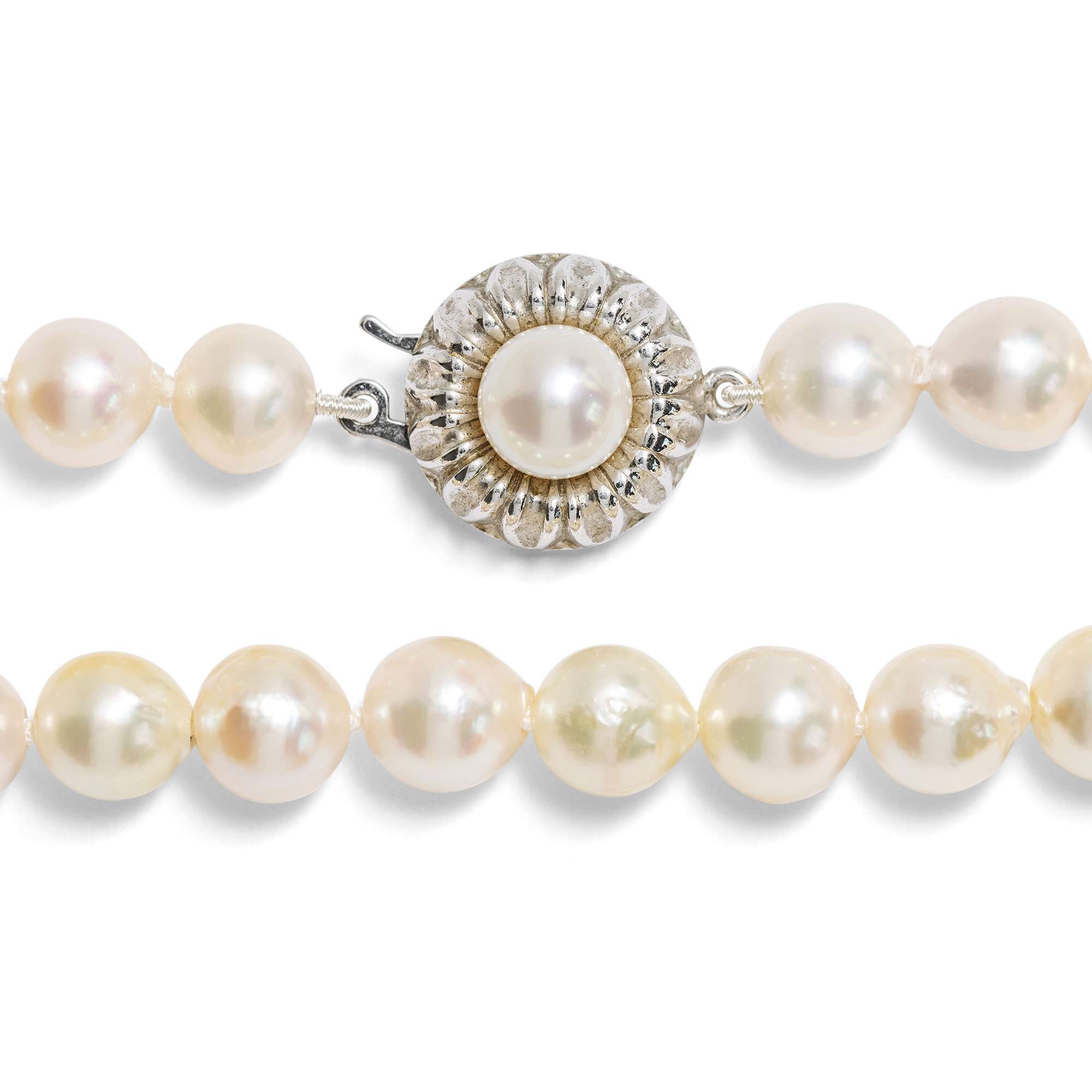 626346-hofer-antikschmuck-Lange-vintage-Perlenkette-in-Sautoirlaenge-mit-Schliesse-aus-Silber-um-1975-Ab-in-die-Oper-_3