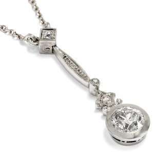 626397-hofer-antikschmuck-Zartes-Collier-aus-Weissgold-mit-einem-0-90-ct-schweren-Diamanten-im-Altschliff-um-1930-Glanzleistung-_4