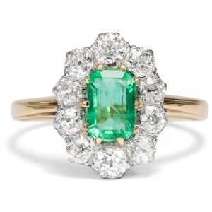 626446-hofer-antikschmuck-Antiker-Ring-der-Belle-epoque-mit-Smaragd-und-Diamanten-im-Altschiff-um-1910-und-spaeter-Von-Sambia-nach-Paris-_2