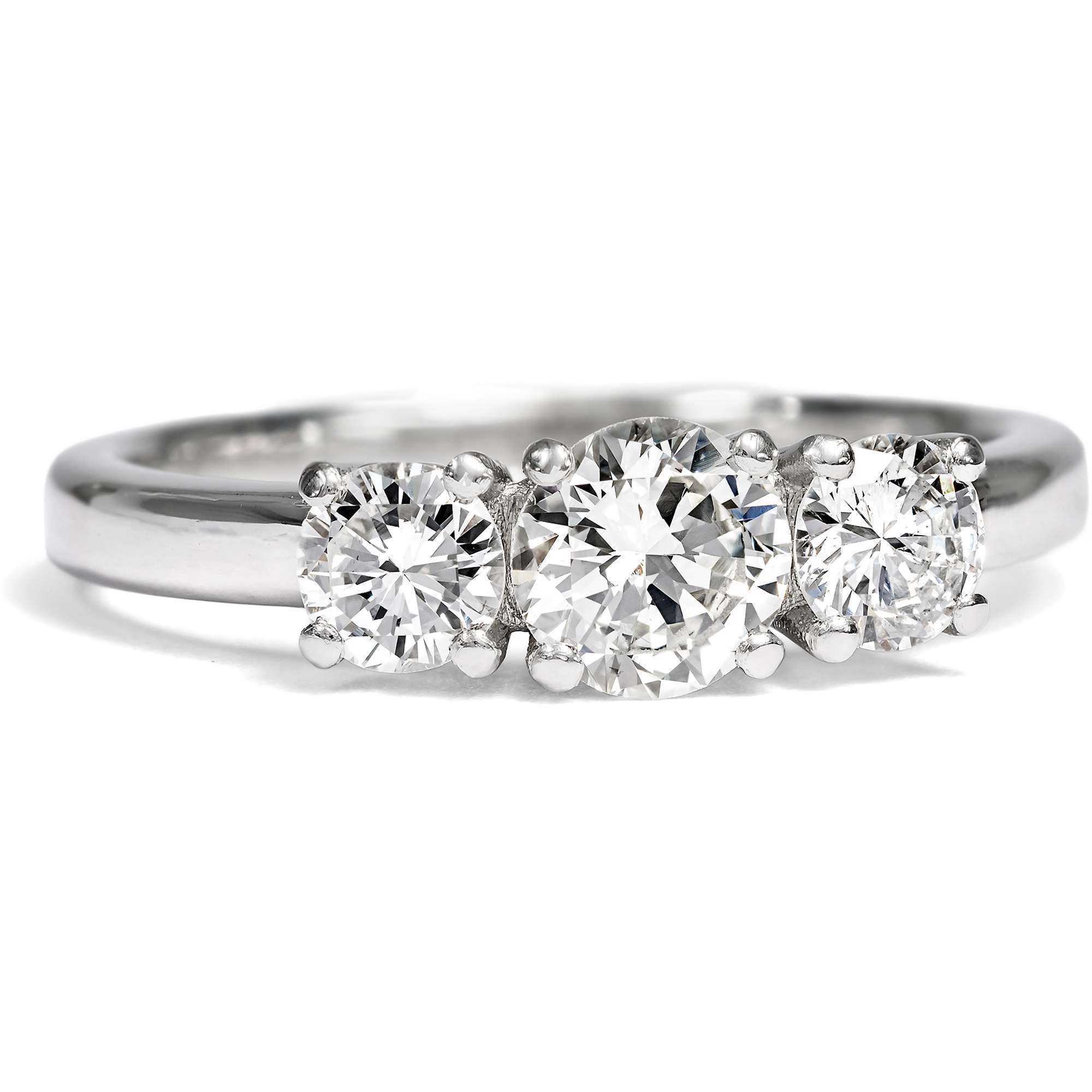 626456-hofer-antikschmuck-Ungetragener-Trilogie-Ring-mit-0-91-ct-vintage-Brillanten-in-Platin-aus-unserer-Werkstatt-Weitergabe-des-Feuers