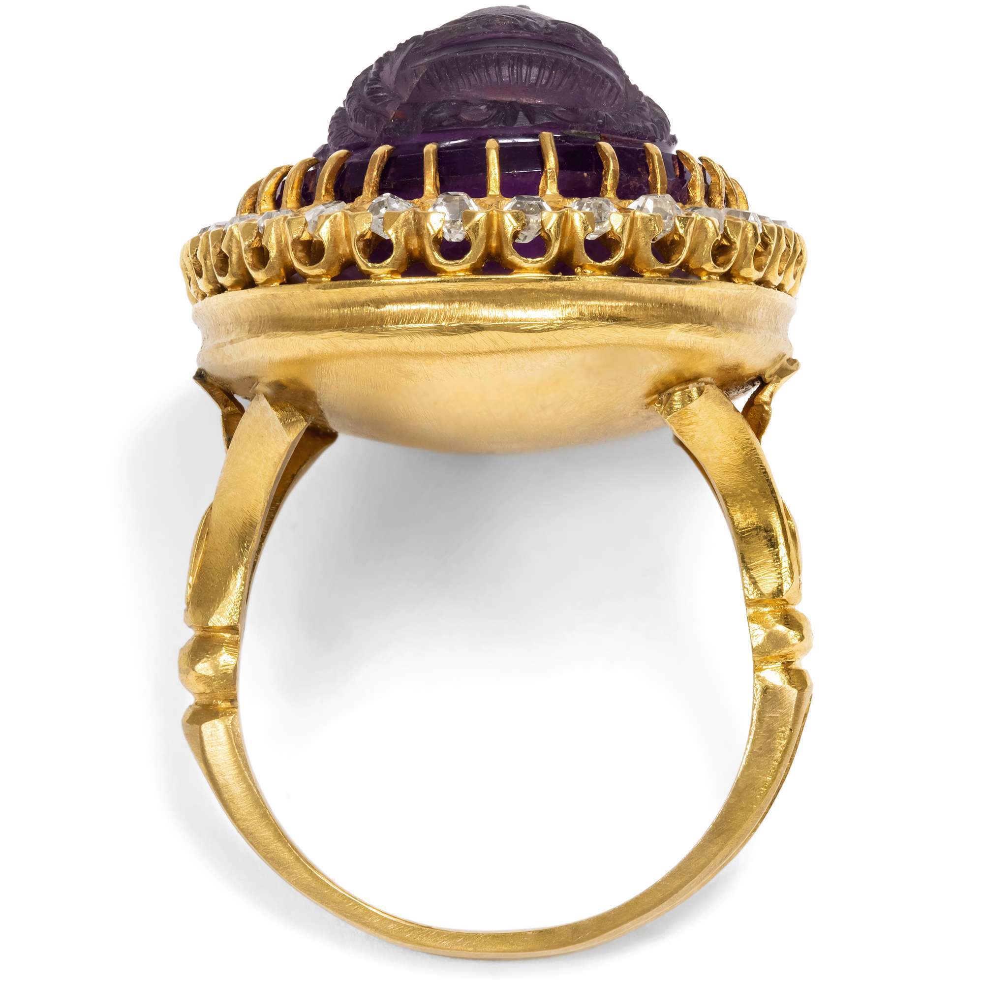 626520-hofer-antikschmuck-Hochwertiger-antiker-Ring-mit-Amethystgemme-und-Diamanten-in-Gold-um-1870-Antike-Schoenheit