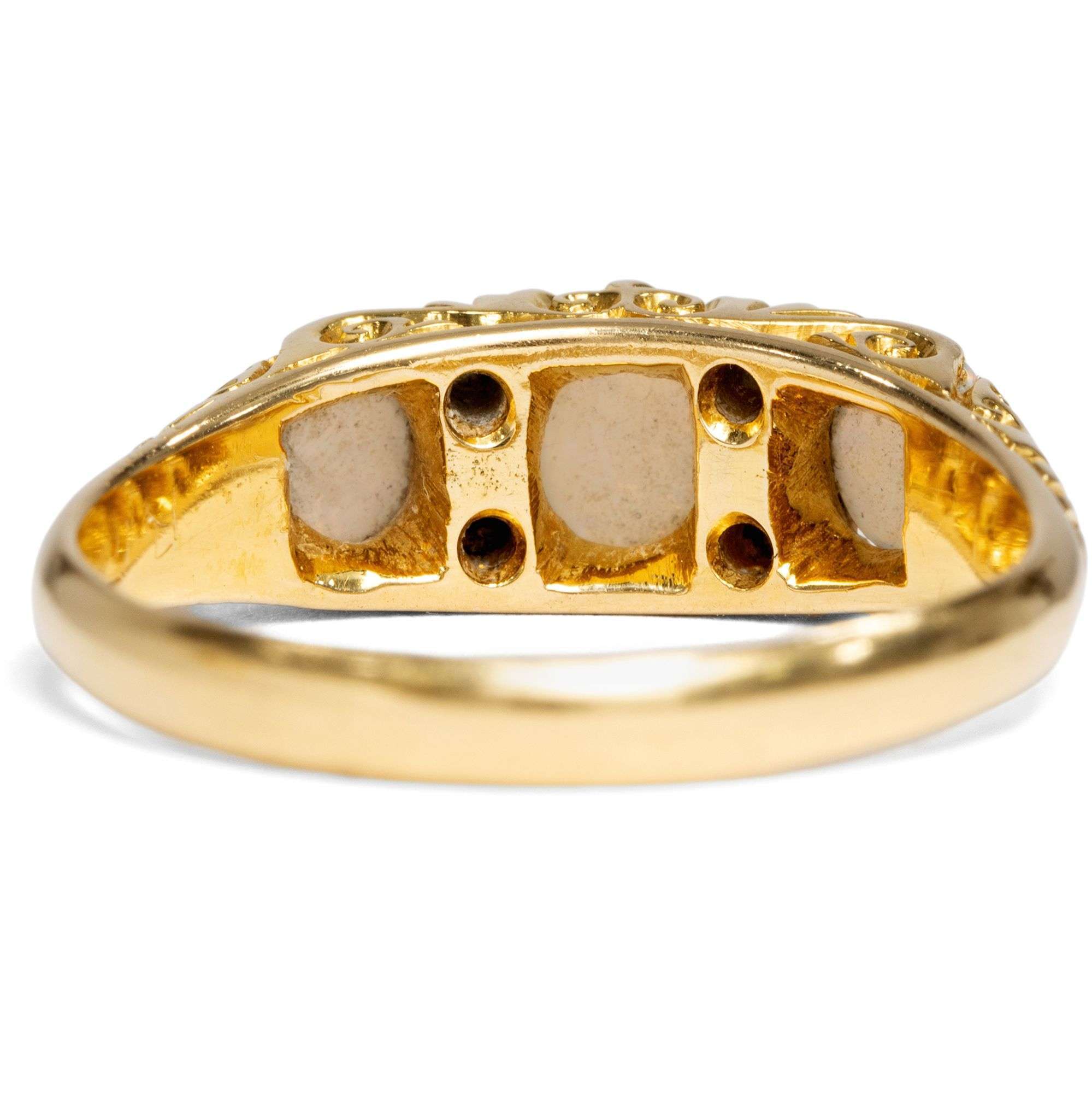 626568-hofer-antikschmuck-Antiker-Ring-mit-australischen-Opalen-und-Diamanten-in-Gold-England-datiert-1900-Schillernde-Kolonialwaren_1