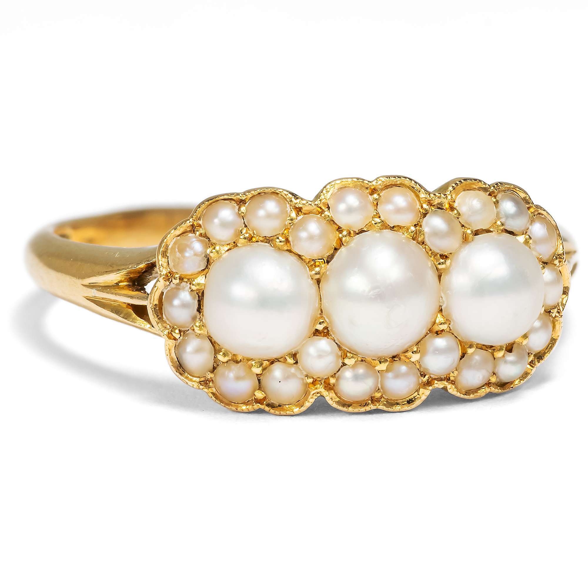 626578-hofer-antikschmuck-Viktorianischer-Goldring-mit-feinen-Naturperlen-England-um-1890-Schaumgeboren