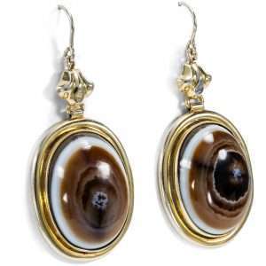 626635-hofer-antikschmuck-Viktorianische-Ohrhaenger-mit-Lagenachaten-in-vergoldetem-Silber-England-um-1875-Lagenweise-Liebe_2