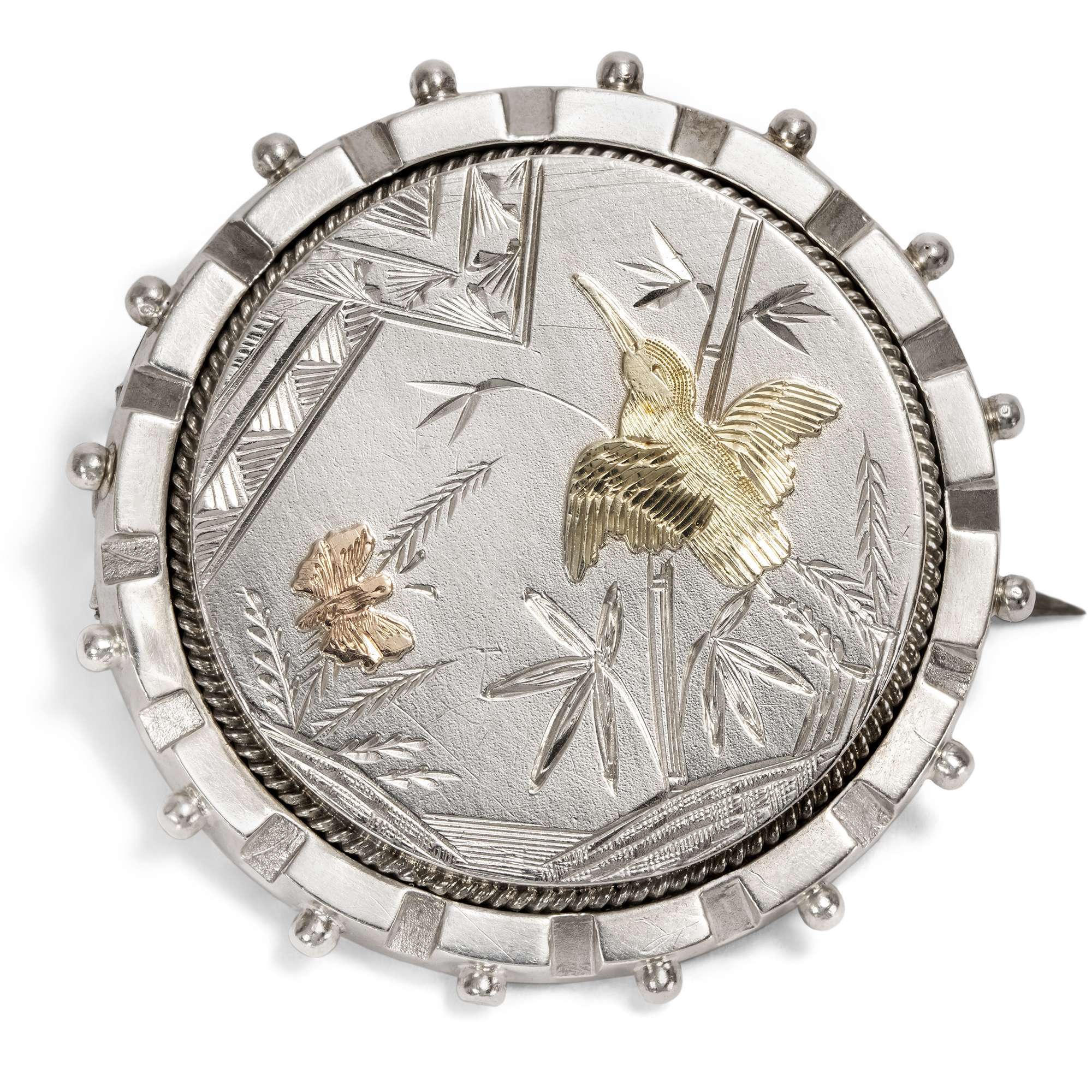 626678-hofer-antikschmuck-Prachtvolles-Aesthetic-Movement-Brosche-mit-Medaillon-aus-Silber-England-um-1880-Ausblick-nach-Japan_1
