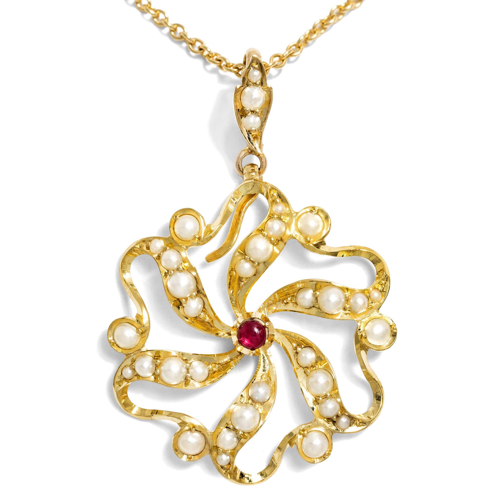 626772-hofer-antikschmuck-Anhaenger-aus-Gold-mit-Rubin-und-natuerlichen-Perlen-England-um-1905-Ein-Wirbelwind-aus-Perlen_1