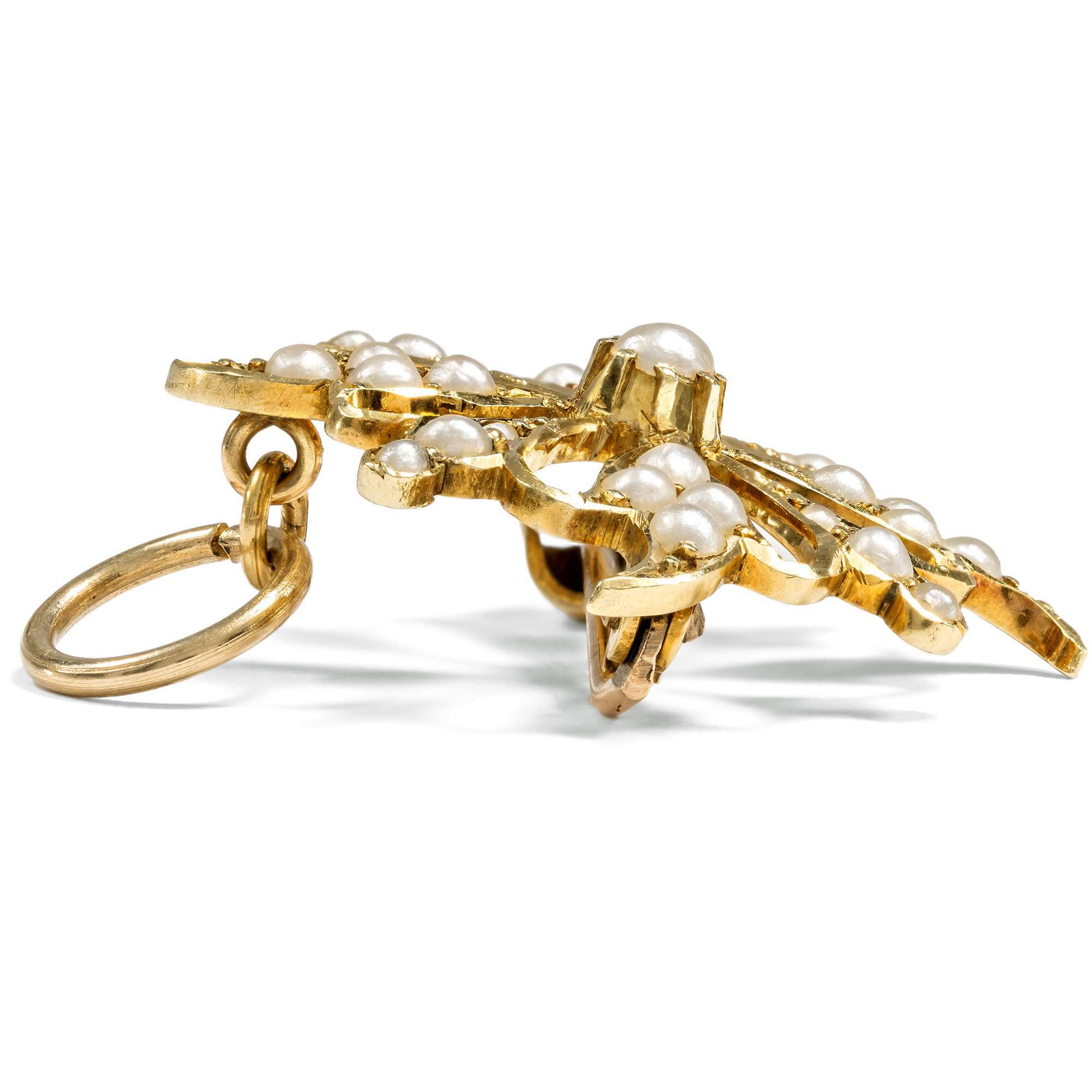 626782-hofer-antikschmuck-Antike-Anhaenger-Brosche-mit-Saatperlen-in-Gold-Grossbritannien-um-1900-Give-it-a-Whirl