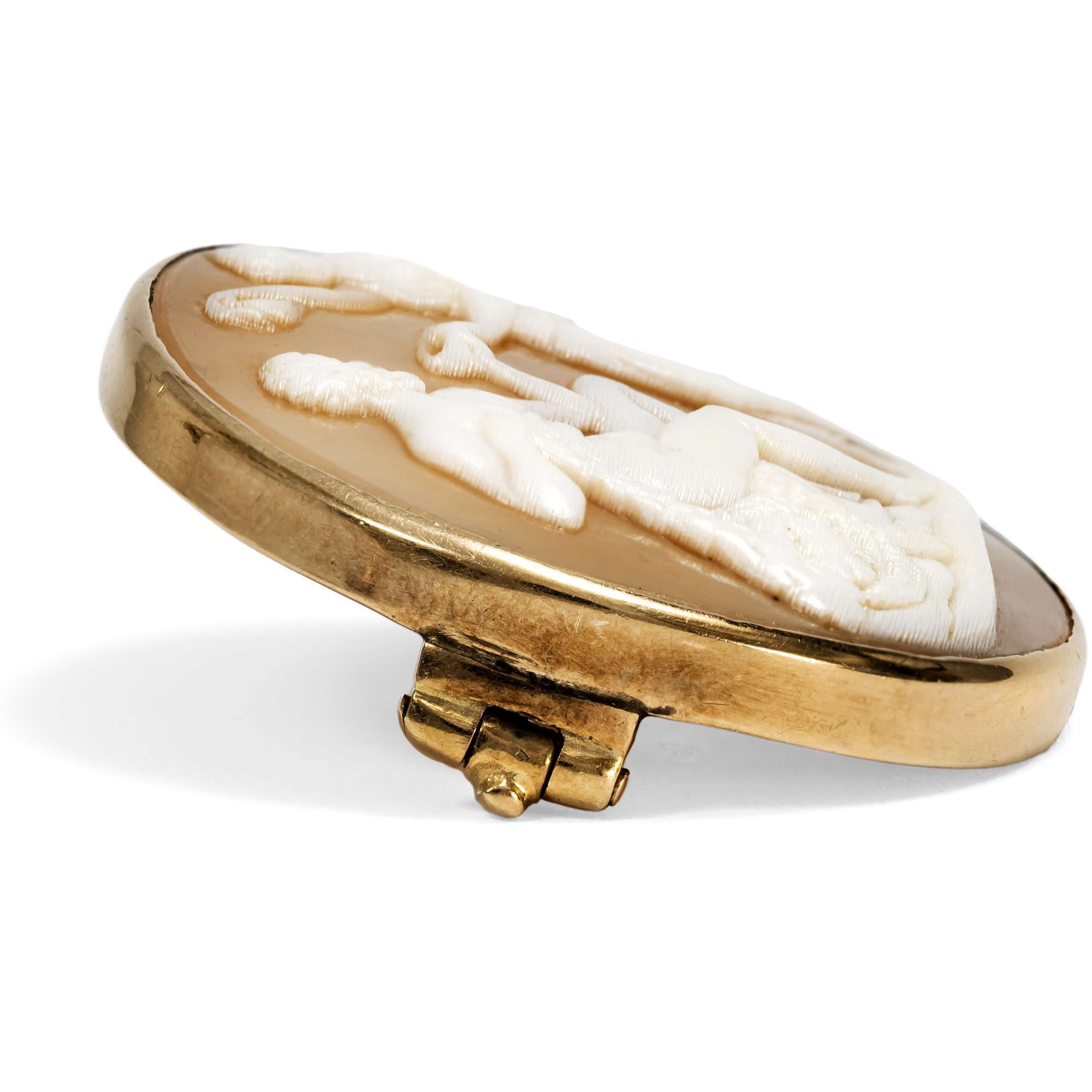 626857-hofer-antikschmuck-Kleine-Muschelgemme-in-Goldfassung-mit-Darstellung-des-Herkules-und-der-Hebe-Italien-um-1875-Der-Trank-der-Unsterblichkeit_1