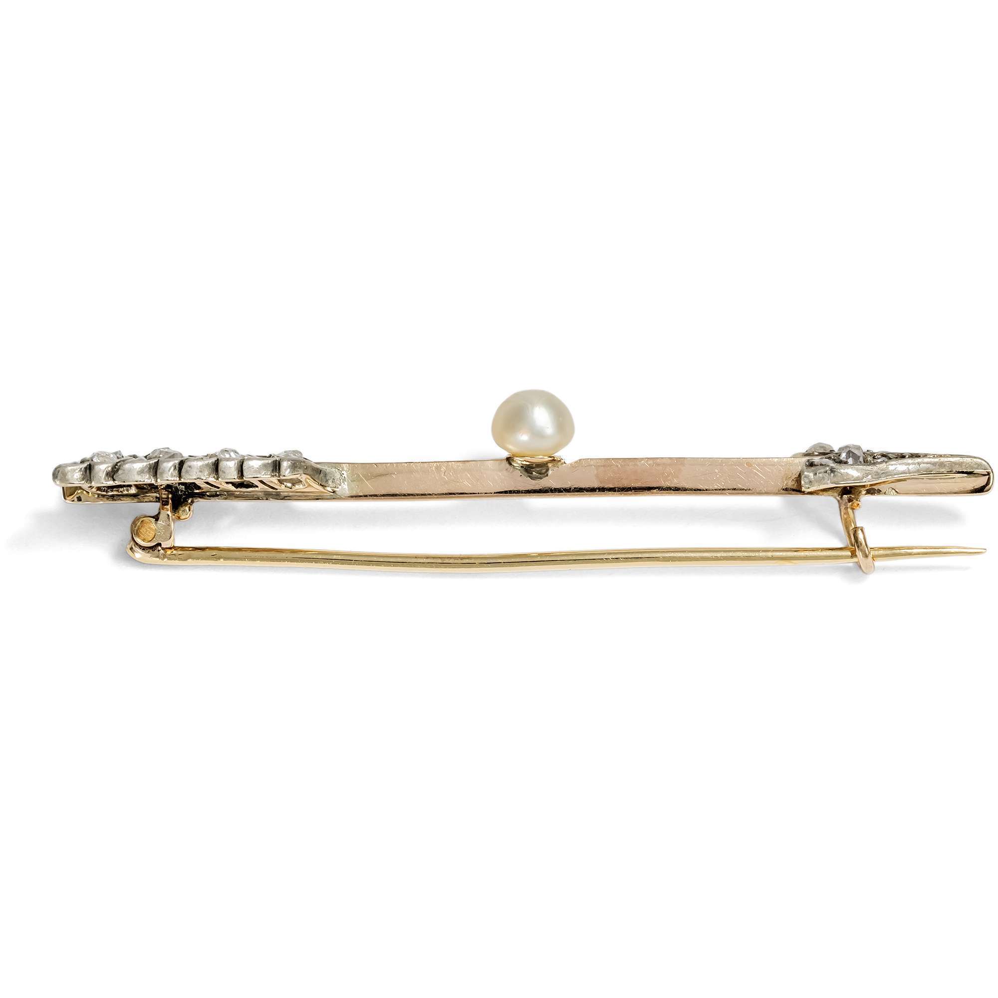 626946-hofer-antikschmuck-Viktorianische-Pfeil-Brosche-mit-Naturperle-und-Diamanten-England-um-1890-Widerstand-zwecklos-_2