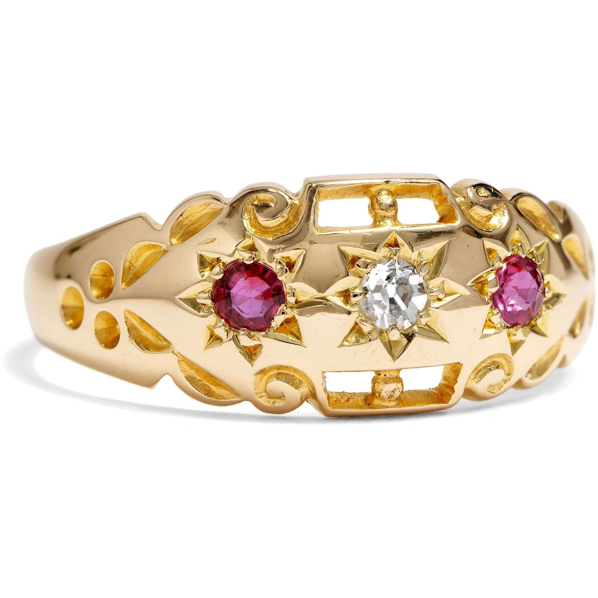 626980-hofer-antikschmuck-Antiker-englischer-Goldring-mit-Rubinen-und-Diamant-im-Altschliff-Chester-1911-Where-Rubies-Grow