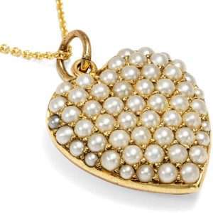 626992-hofer-antikschmuck-Viktorianischer-Herz-Anhaenger-aus-Gold-und-natuerlichen-Perlen-England-um-1890-Die-Perlen-der-Venus_1