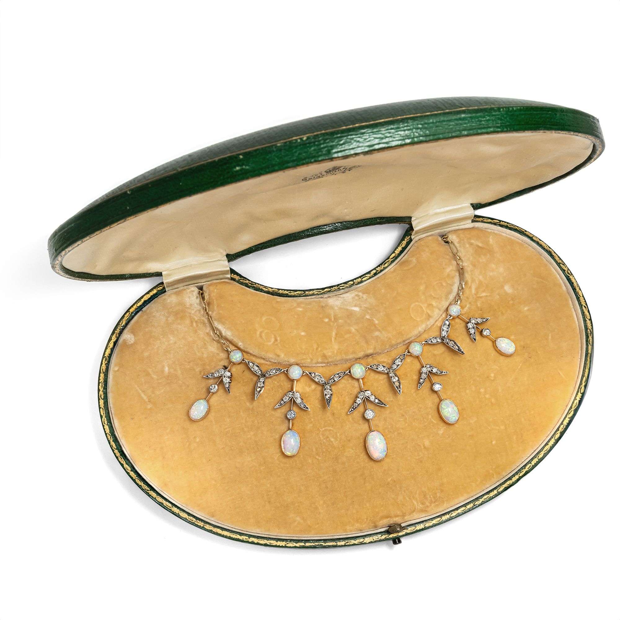 627037-hofer-antikschmuck-Hochwertiges-antikes-Collier-mit-Opalen-und-Diamanten-Grossbritannien-um-1900-Lady-of-the-Mist