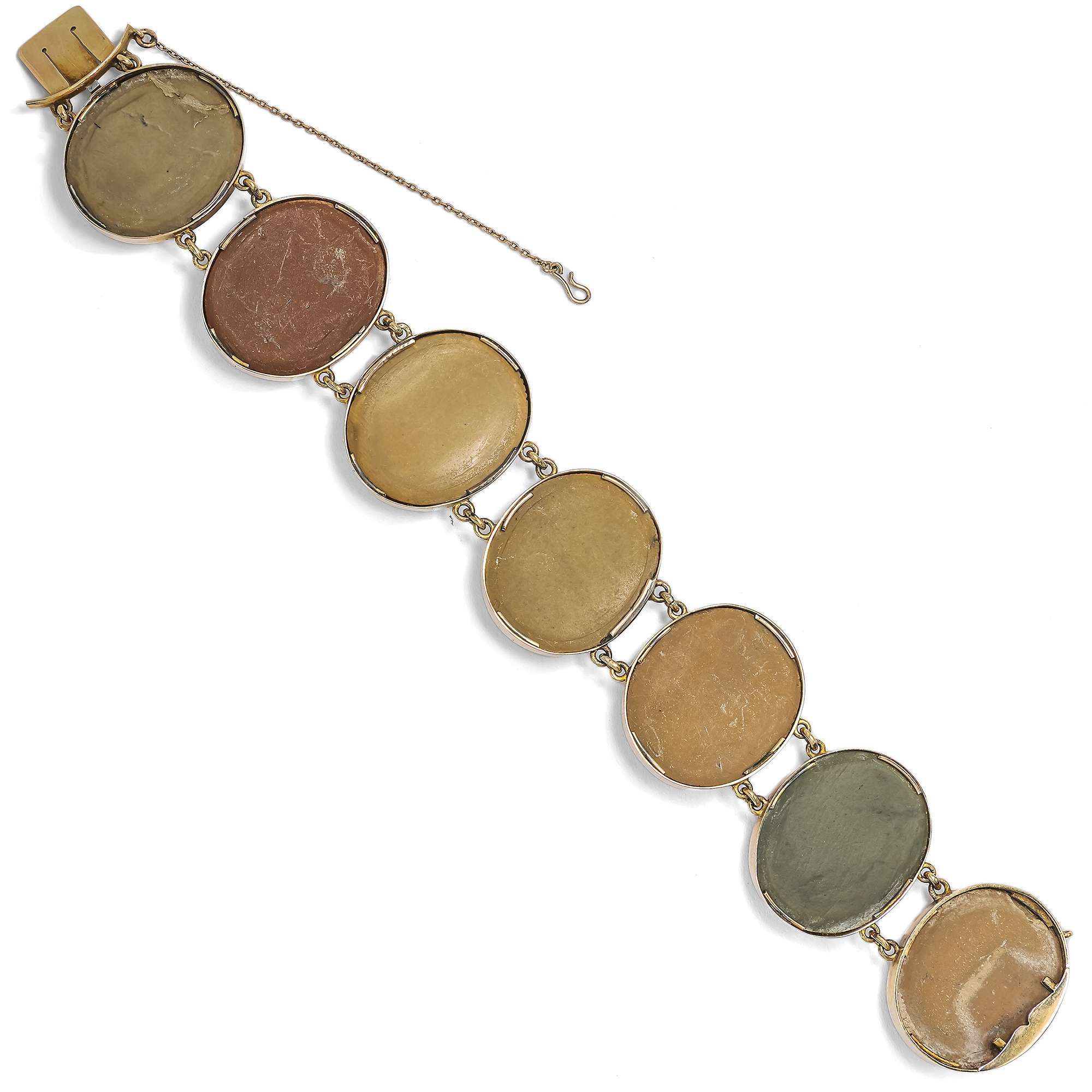 627093-hofer-antikschmuck-Prachtvolles-antikes-Armband-mit-Kameen-aus-Vesuv-Lava-Neapel-um-1860-Ein-Goetterreigen_6