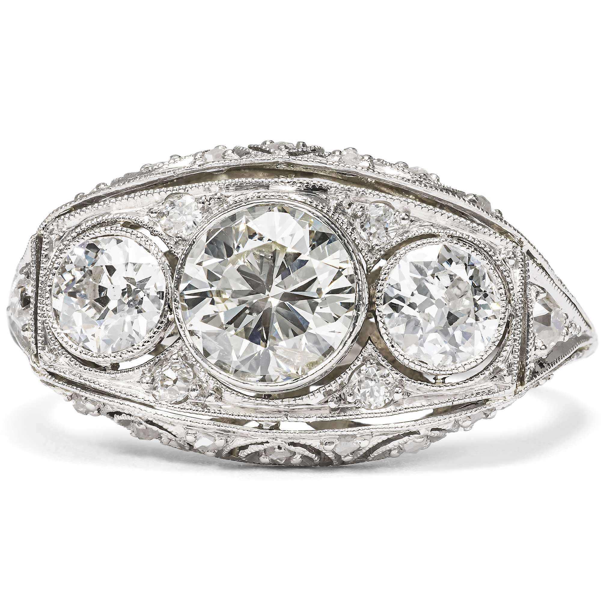 627140-hofer-antikschmuck-Hochwertiger-Boat-Ring-aus-Platin-mit-Diamanten-Deutschland-um-1925-Horizont-aus-Licht_3