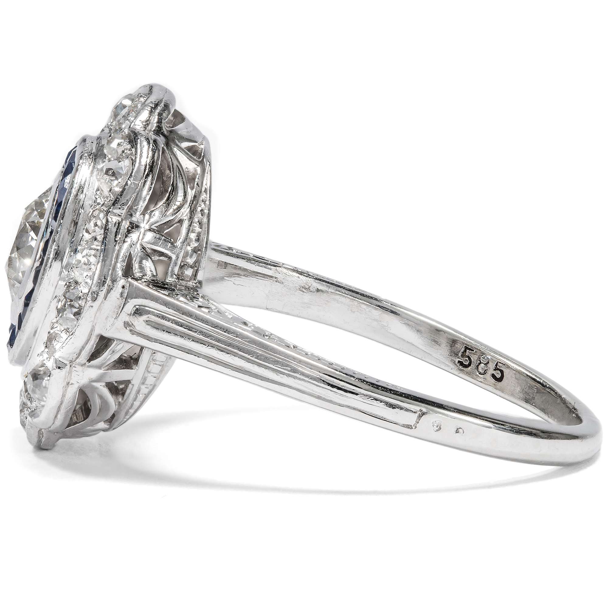 627205-hofer-antikschmuck-Antiker-Target-Ring-mit-Diamanten-und-Saphiren-wohl-USA-um-1930-Zielpunkt-Schoenheit