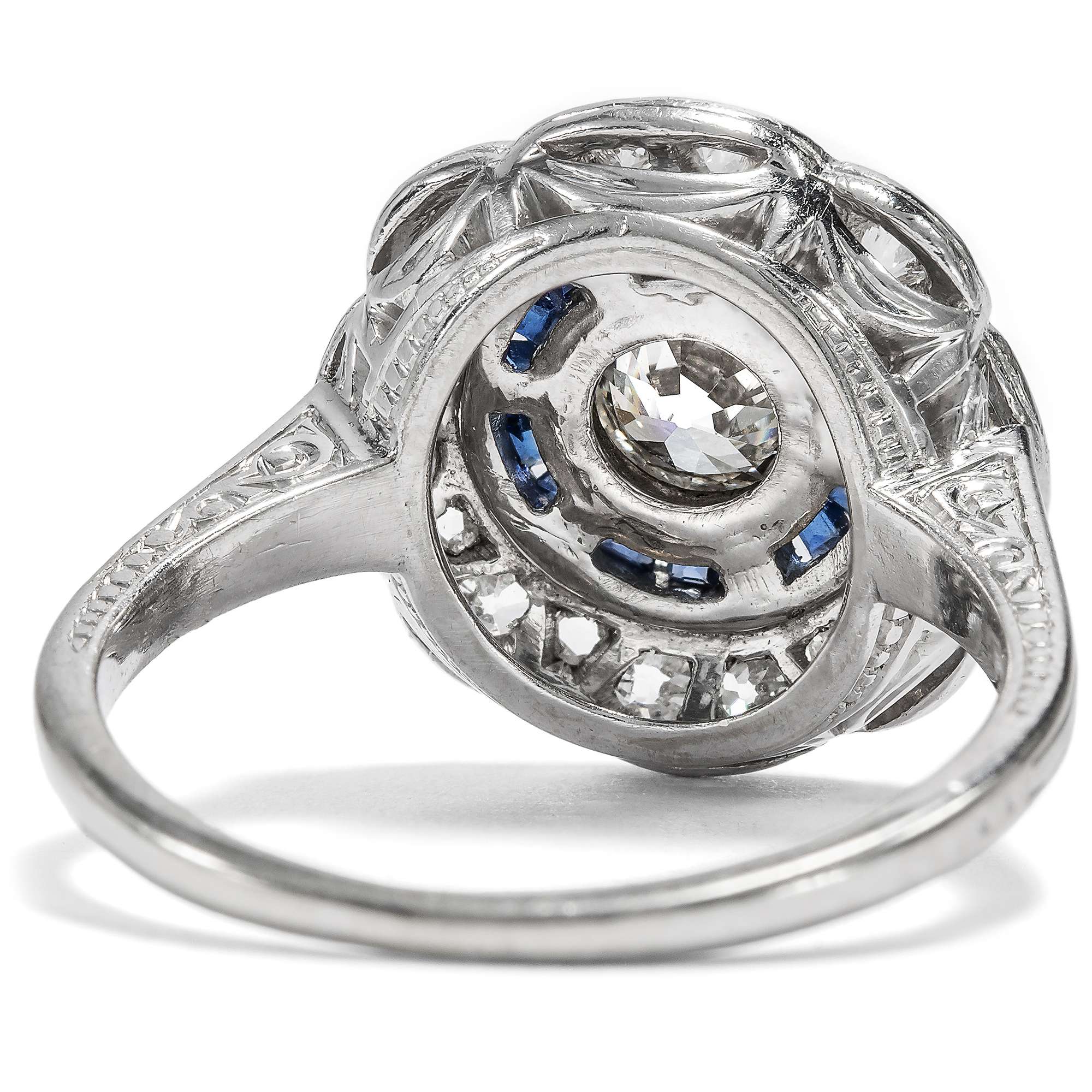 627205-hofer-antikschmuck-Antiker-Target-Ring-mit-Diamanten-und-Saphiren-wohl-USA-um-1930-Zielpunkt-Schoenheit_5