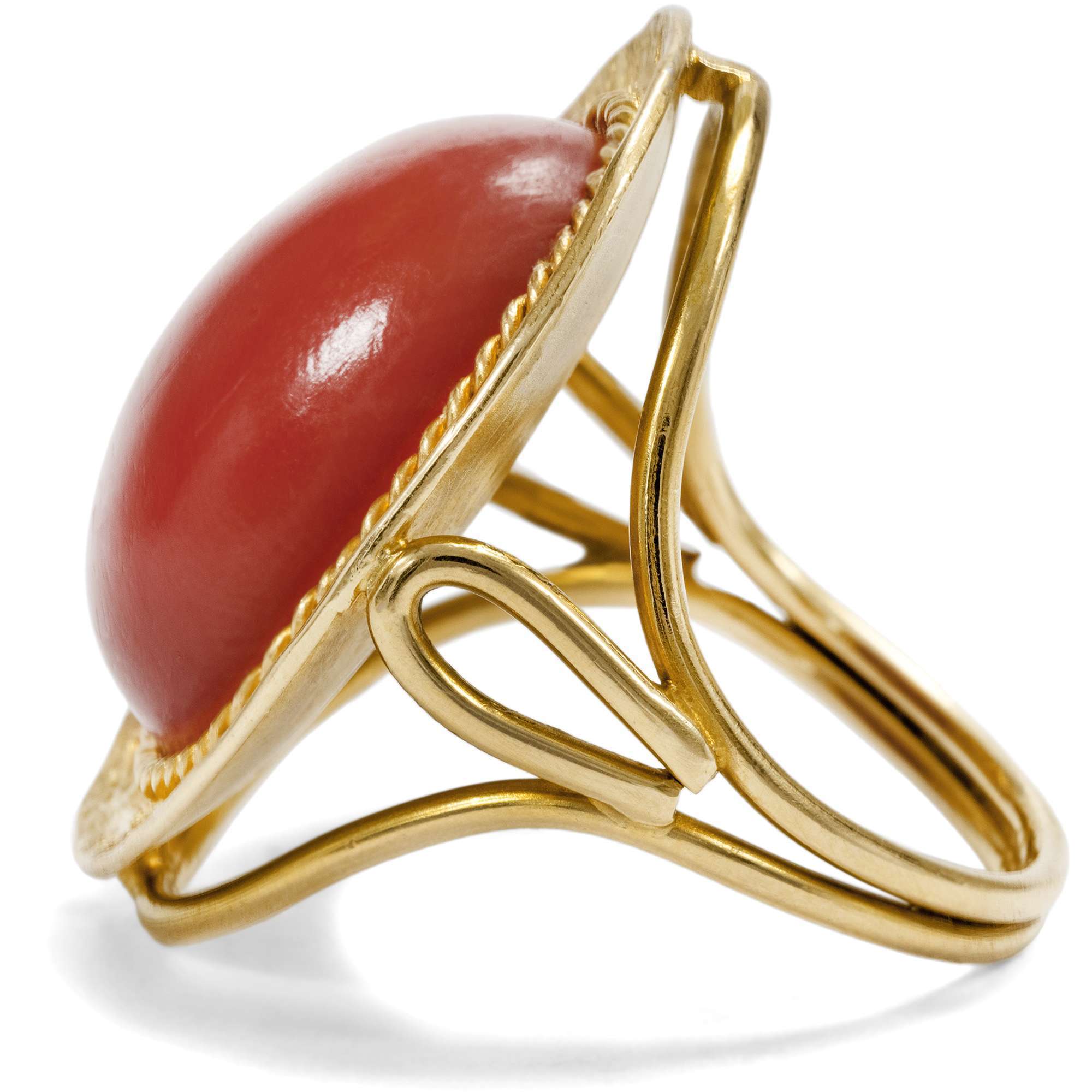 627273-hofer-antikschmuck-Auffallender-Ring-aus-Gold-mit-grosser-Mittelmeerkoralle-Italien-um-1965-Bella-Figura_4