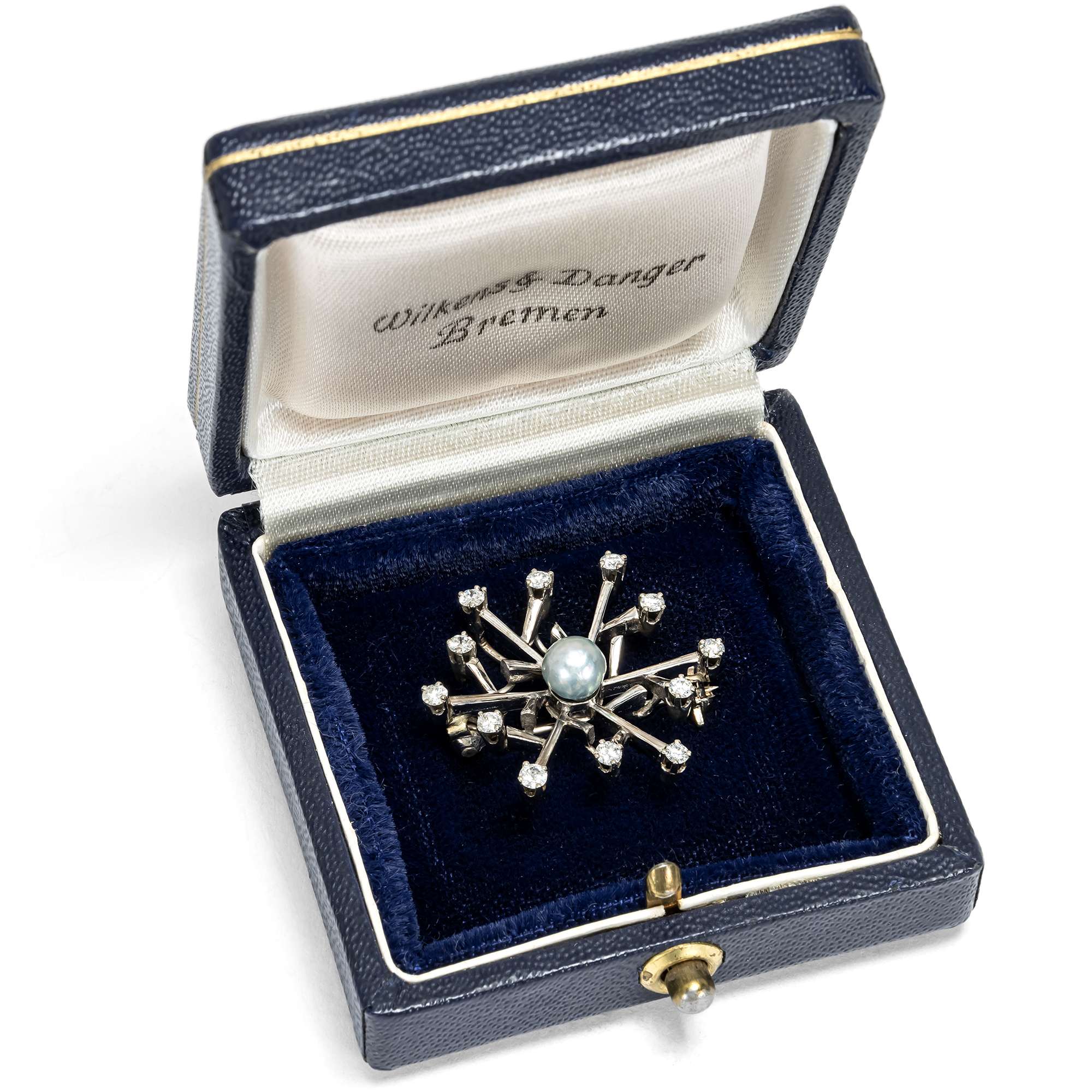 627311-hofer-antikschmuck-Feine-vintage-Brosche-aus-Weissgold-mit-Perle-und-Brillanten-um-1965-O-sont-les-neiges-d-antan-_1