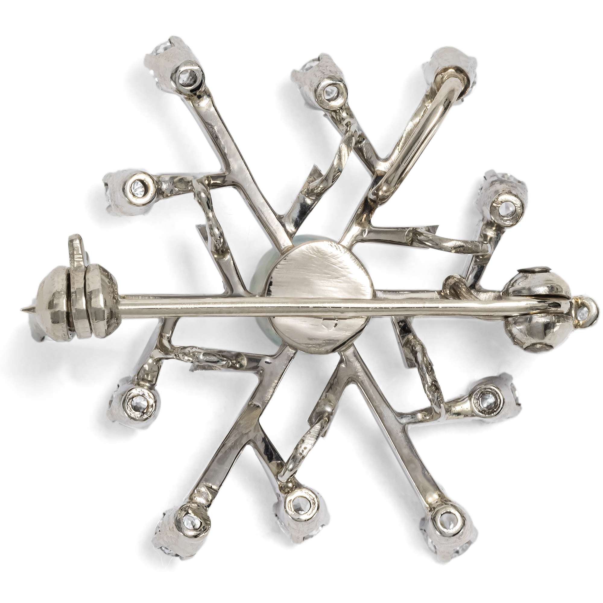 627311-hofer-antikschmuck-Feine-vintage-Brosche-aus-Weissgold-mit-Perle-und-Brillanten-um-1965-O-sont-les-neiges-d-antan-_4