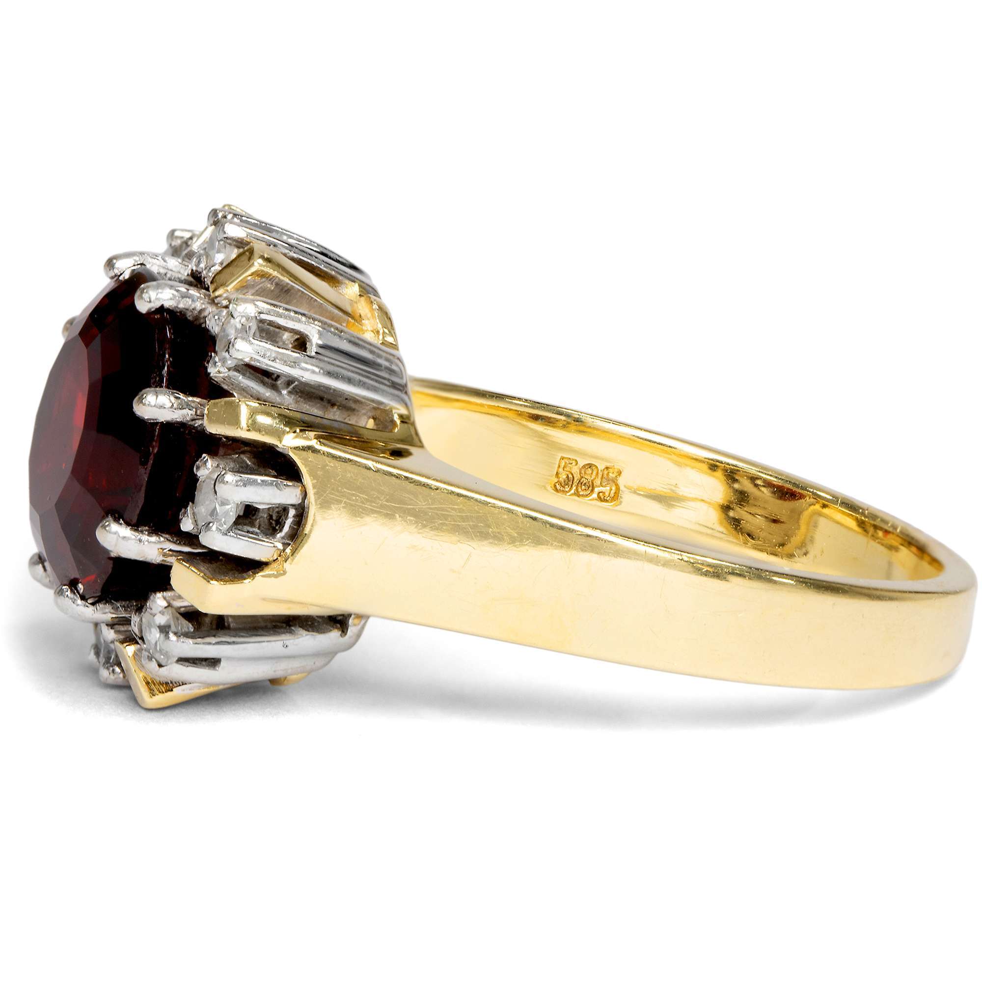 627455-hofer-antikschmuck-Vintage-Ring-mit-rotem-Granat-und-Diamanten-in-Gold-Deutschland-um-1965-Wenn-Understatement-leuchtet_3