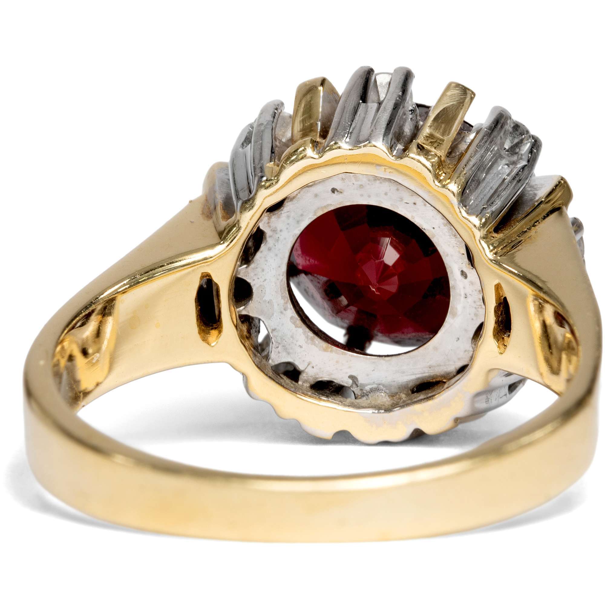 627455-hofer-antikschmuck-Vintage-Ring-mit-rotem-Granat-und-Diamanten-in-Gold-Deutschland-um-1965-Wenn-Understatement-leuchtet_4